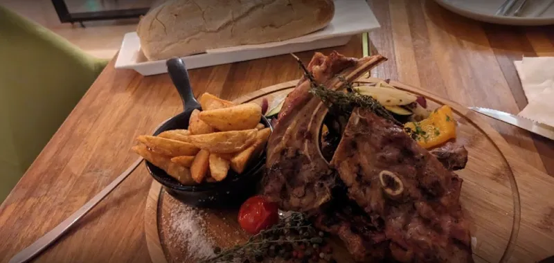 Gourmet Cocktail Bar & Grill
